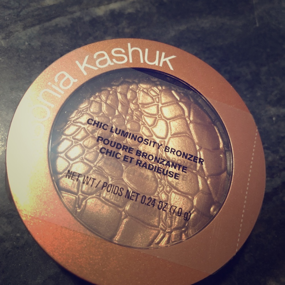 Sonia Kashuk Chic luminosity bronzer